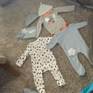 Baby boy clothes bundle Sizes 0-3m